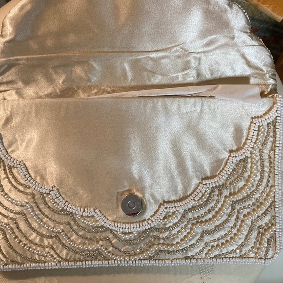 True Decadence Evening Clutch with Pearls and Gold Accented Beads - NWT - Picture 4 of 4